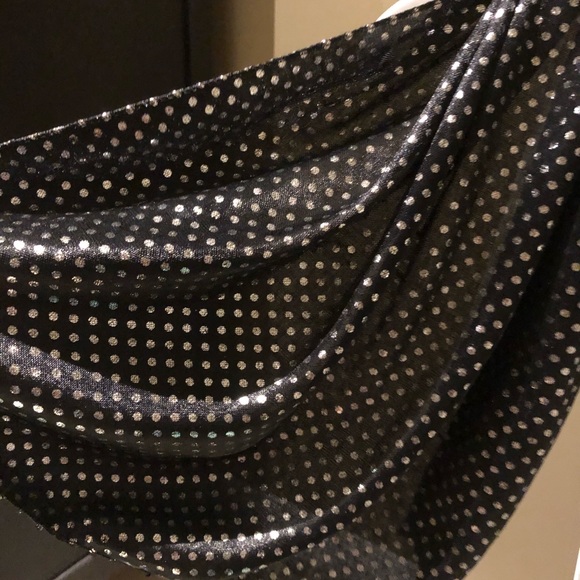 Style scarf looks nice with shirt - Picture 4 of 5